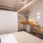 Lithea And By The Sea Апартаменты