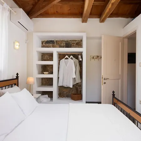 Lithea And By The Sea Agios Petros (Alonissos)