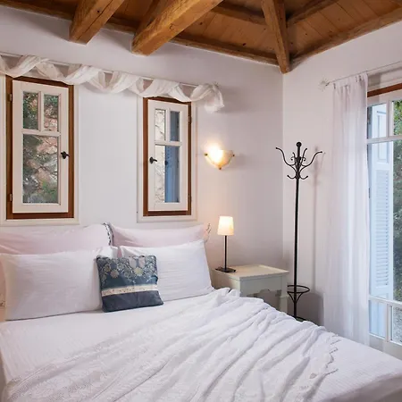 Daire Lithea And By The Sea