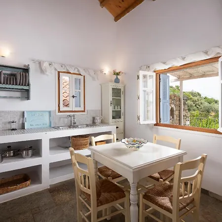 Lithea And By The Sea 公寓 *