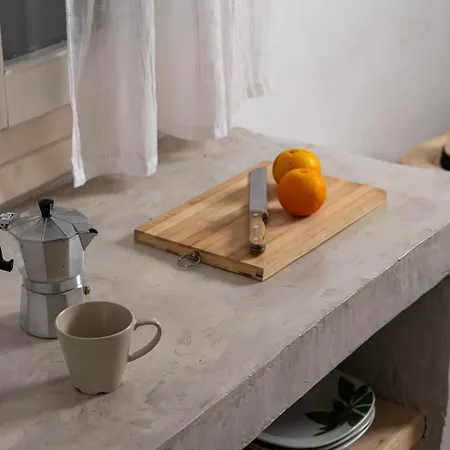 Daire Lithea And By The Sea