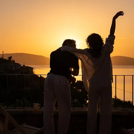 Daire Lithea And By The Sea