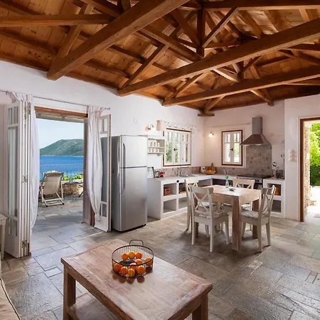 Lithea And By The Sea * Agios Petros (Alonissos)